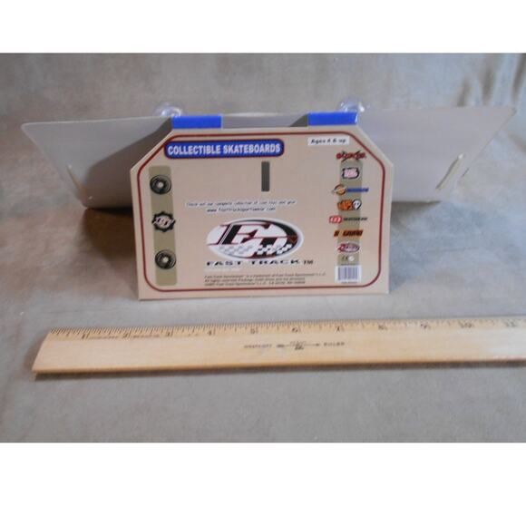 2001 Fast Track Collectible Flames Skateboard 10.5" Hand Board New/Sealed 2 - Picture 4 of 5